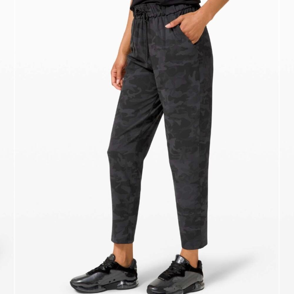 Lululemon Keep Moving Pant 7/8 High- RiseIncognito Camo Multi Grey | Size 4 - Picture 2 of 11